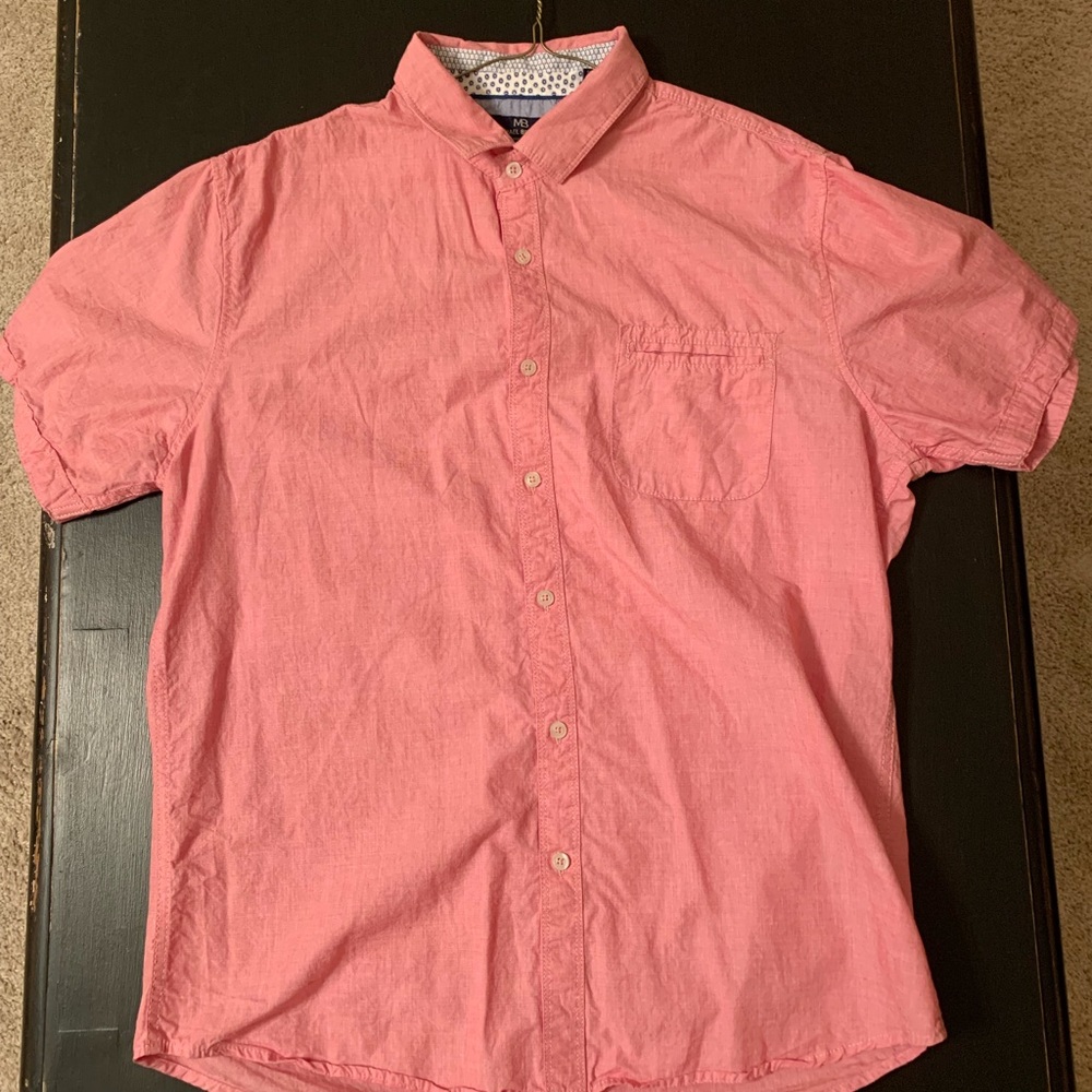 Short sleeve button down